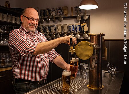 Brewmaster Josef Lindner of Brauerei Drei Kronen brewery, Scheßlitz, Franconia, Bavaria, Germany