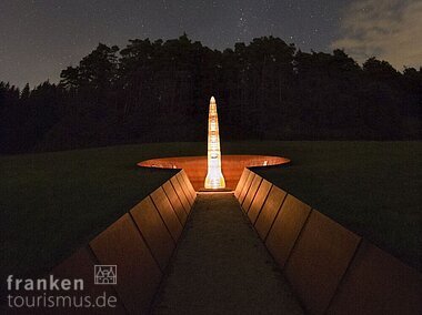 Goldkegel bei Nacht (Burgthann, Nürnberger Land)